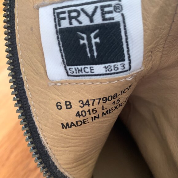 FRYE Melissa Button Leather Boot, Grey, Size 6 - Picture 4 of 6